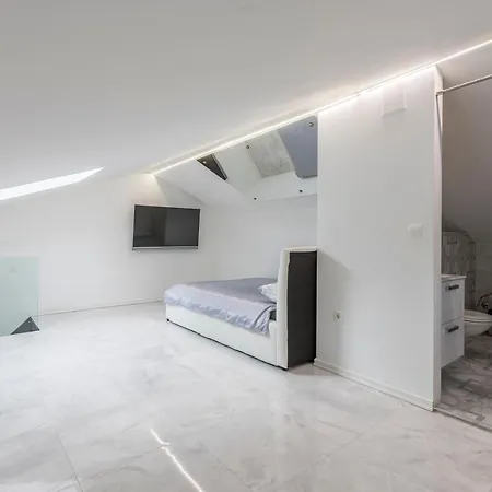 Vila Mila Solin